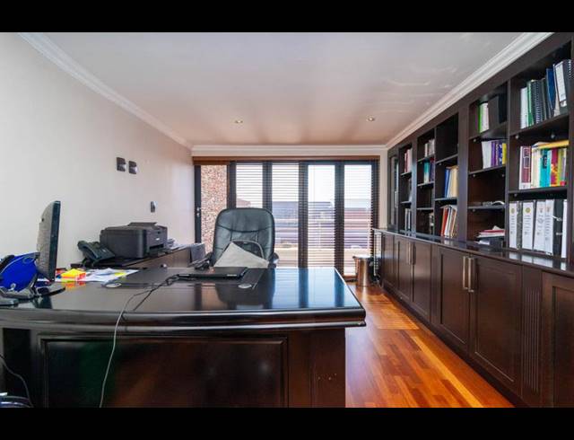 5 BEDROOM HOUSE FOR SALE IN WATERFALL